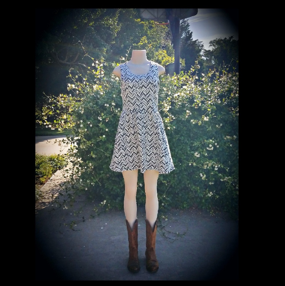 Rewind Sleeveless Dress Large
